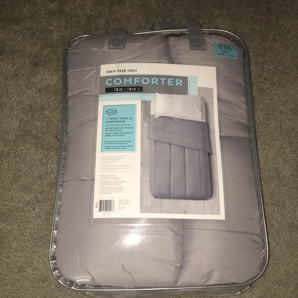 DORM ROOM GRAY COMFORTER